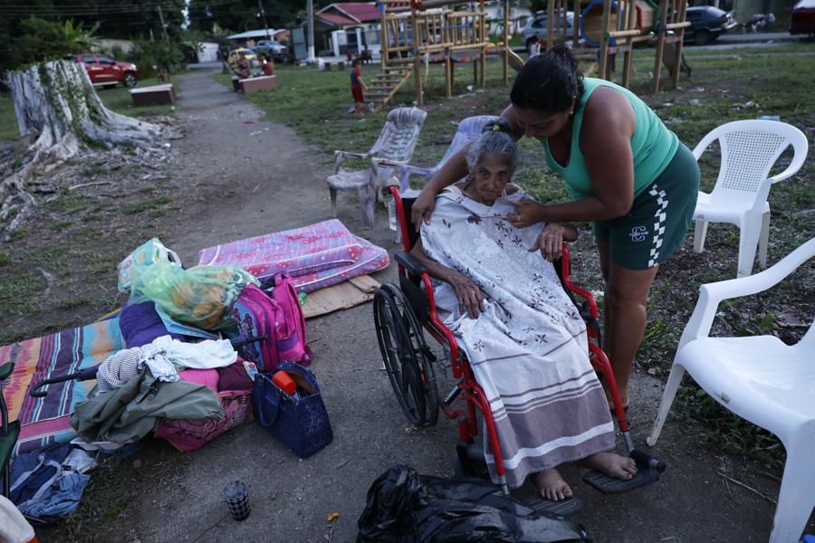 Cerca del epicentro del terremoto en Panamá: sin agua ni luz mientras todo sigue temblando