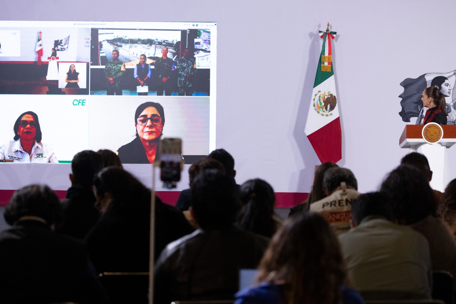 México prevé que huracán Simón impacte con categoría 3 o 4 el sábado en Jalisco y Colima