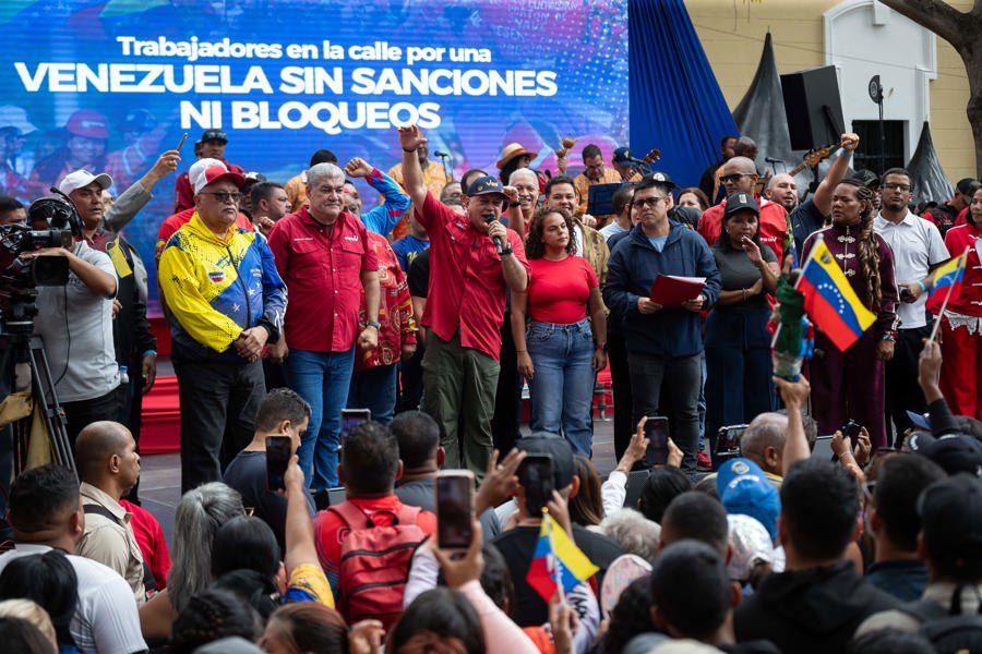 Trabajadores chavistas marchan para exigir el levantamiento de las sanciones económicas
