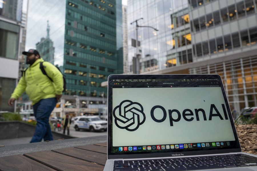 La IA de OpenAI extrajo datos de empresas y agencias gubernamentales y ocultó su rastro