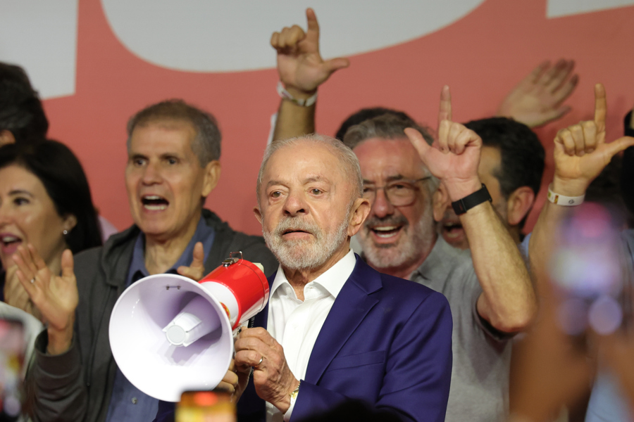 Lula cambia su estrategia electoral: videoselfis para movilizar a la militancia