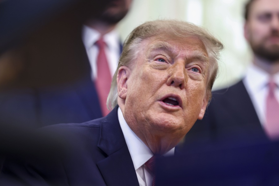 Trump evita dar su respaldo electoral a Le Pen en medio de las protestas en Francia