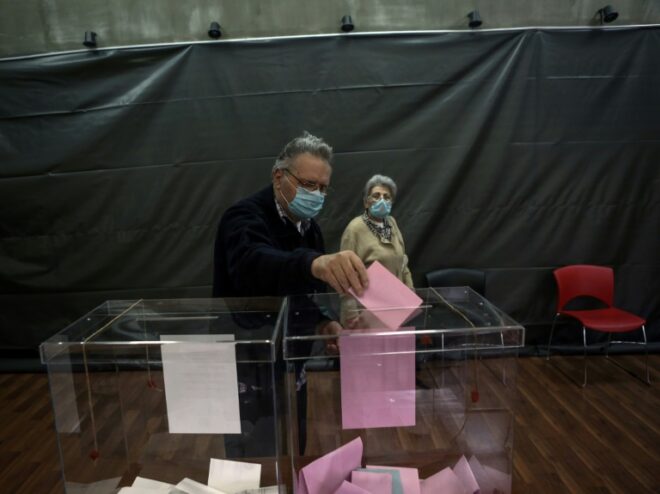 Los serbios votan en la sombra del todopoderoso presidente Aleksandar Vucic