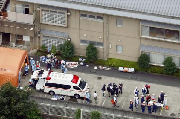 Japón: un hombre y una niña heridos con arma blanca "no presentan signos vitales"