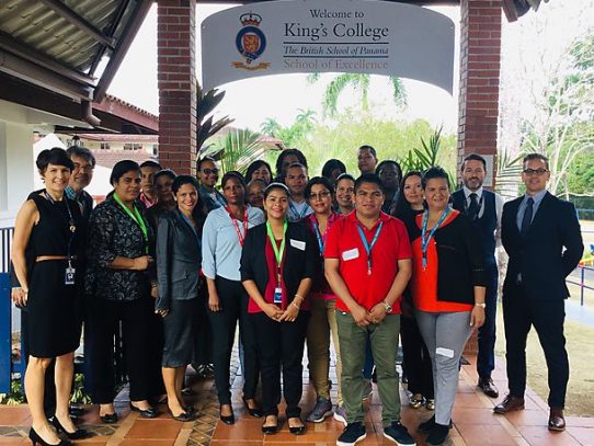 Docentes de King’s College Panama capacitan en idioma inglés a profesores de colegios estatales