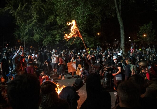 Cien días después de la muerte de George Floyd, Portland mantiene la protesta