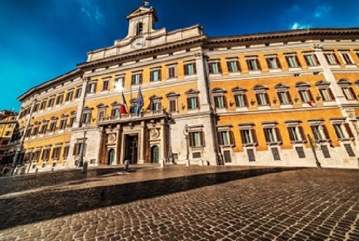 Escándalo en Italia porque cinco diputados recibieron ayudas "Bonus Covid"