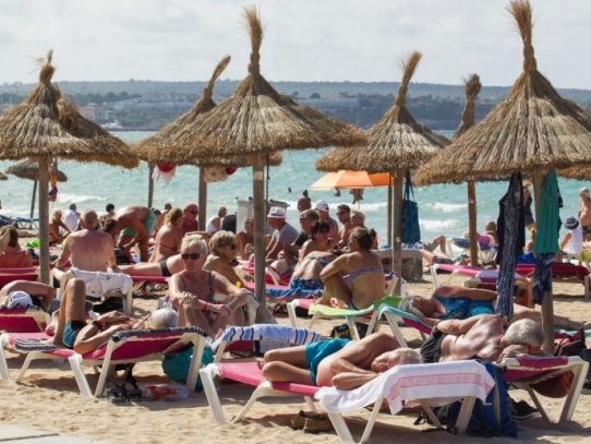 Los turistas extranjeros podrán entrar en España a partir de julio