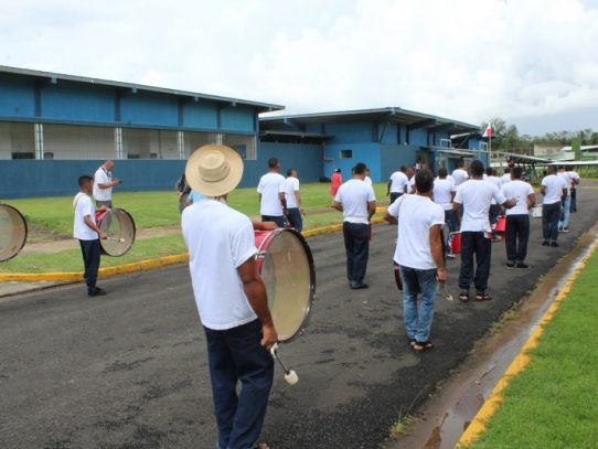 Centro de Cumplimiento de Pacora cierra fiestas patrias con desfile