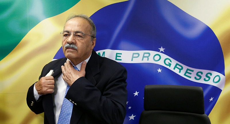 Senador brasileño esconde dinero entre sus nalgas durante requisa