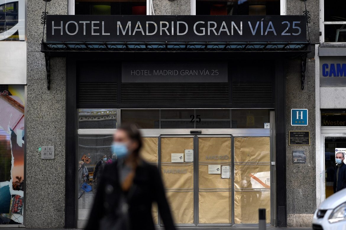 El pasaporte covid se abre paso en España entre dudas
