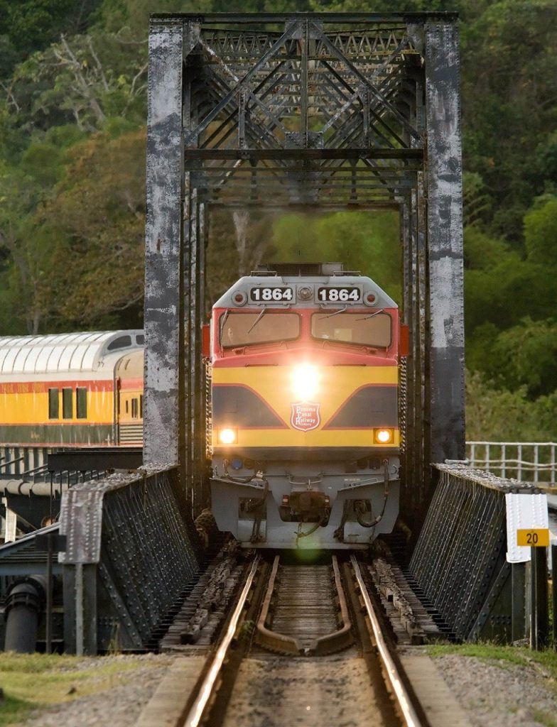 Conexión ferroviaria, además de migración, otro tema que Petro hablará