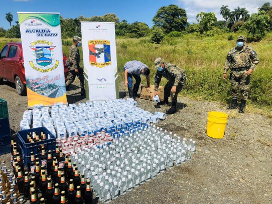 Destruyen 2,000 unidades de distintas bebidas alcohólicas en Barú