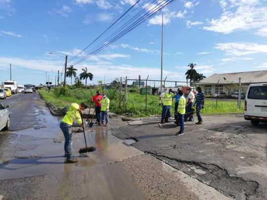 MOP intervendrá puntos críticos en vía Bolívar frente a los bomberos de Arco Iris