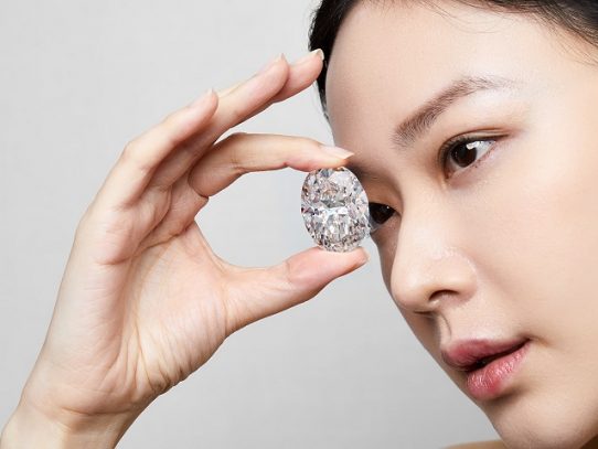 Un diamante de 102 quilates vendido por 15,7 millones de dólares en Hong Kong