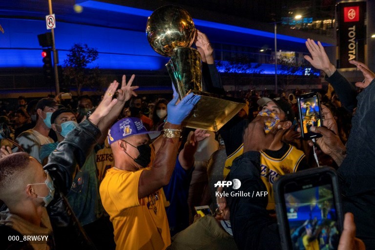 La resurrección de los Lakers, del infierno a brindarle el título a Kobe