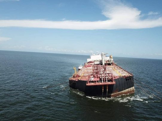 Trinidad y Tobago asegura que petrolero de Venezuela está "estable"