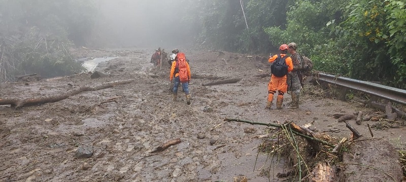 Aumenta a 17 la cifra de fallecidos por las inundaciones y derrumbes