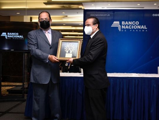 Banconal realiza primera graduación de Diplomado en Periodismo Bancario
