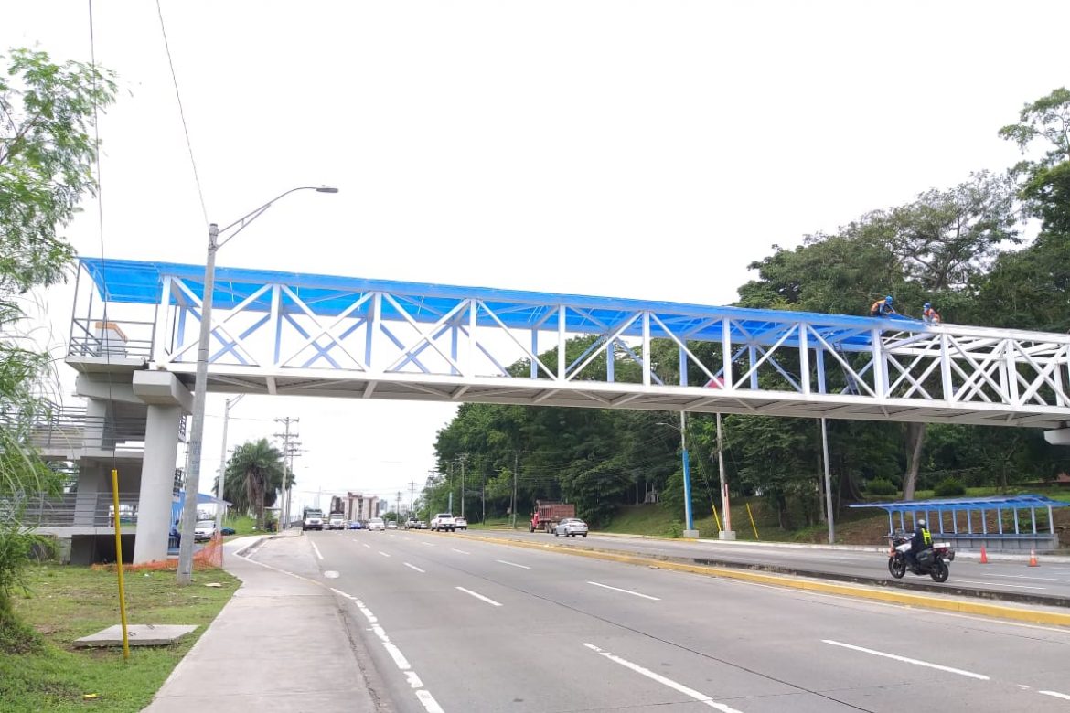 En fase final, trabajos de construcción de nuevo puente peatonal en la UTP