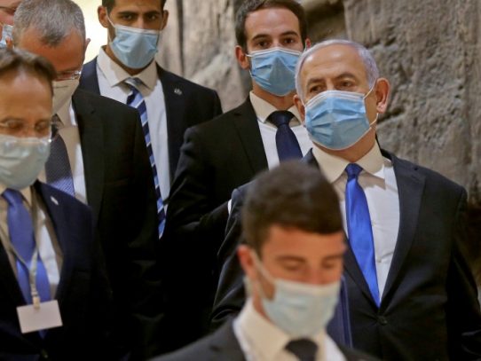 Gobierno de unión asume en Israel y pone fin a 500 días de crisis