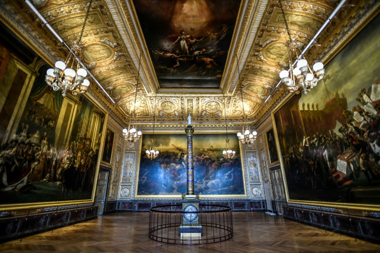 El palacio de Versalles reabre al público, pero sin turistas extranjeros