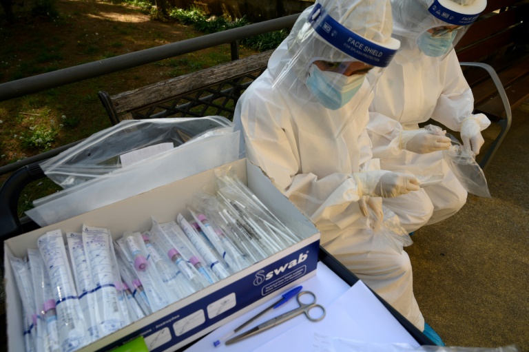 España supera los 19.000 fallecidos por coronavirus, un balance cuestionado