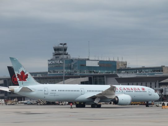 Air Canada es condenada por violar los derechos lingüísticos de los francófonos
