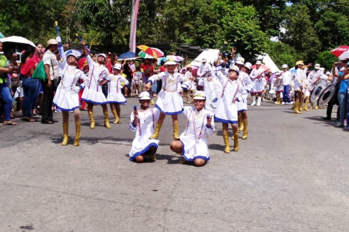 Treinta y ocho centros educativos participan en desfiles de Alcalde Díaz