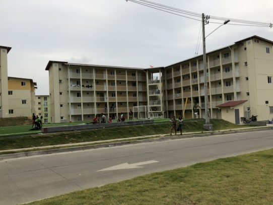 4,590 apartamentos son entregados por Varela en  Colón