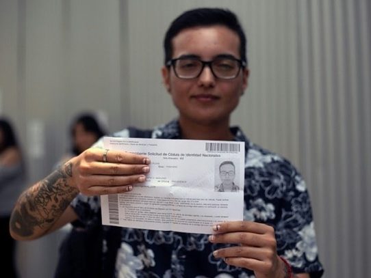 El largo camino de Andy para cambiar su identidad legal en Chile