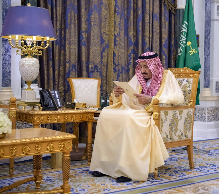 Rey de Arabia Saudita aparece tras arresto de príncipes acusados de complot