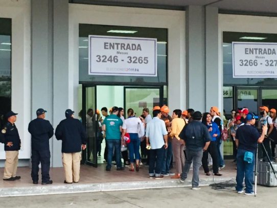 Atlapa abre sus puertas para recibir a los votantes