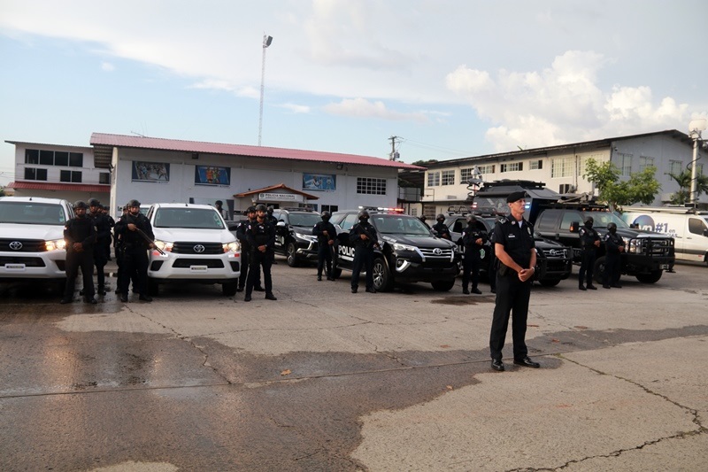 Dotan de 40 vehículos a la Policía Nacional