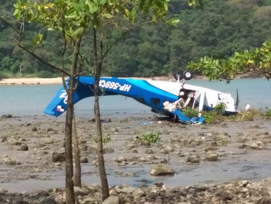 Avioneta cae al agua cerca de Veracruz