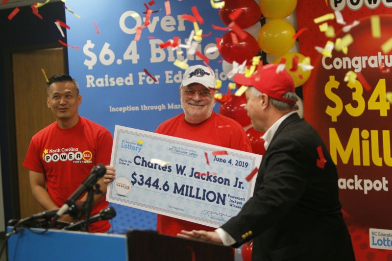 Una galleta china lleva a un estadounidense a ganar el premio gordo de la lotería