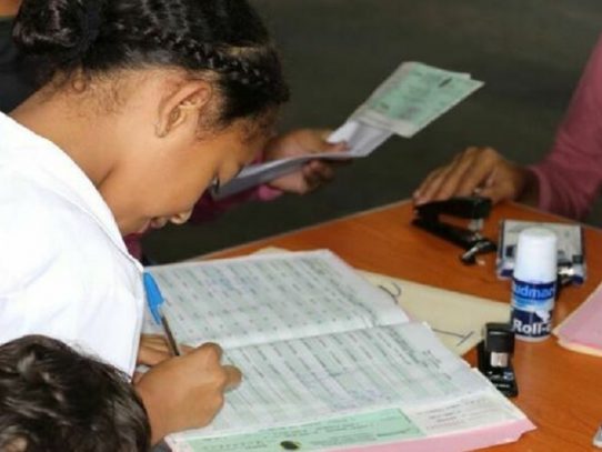 Ifarhu reprograma pago de beca universal en cuatro colegios de Aguadulce