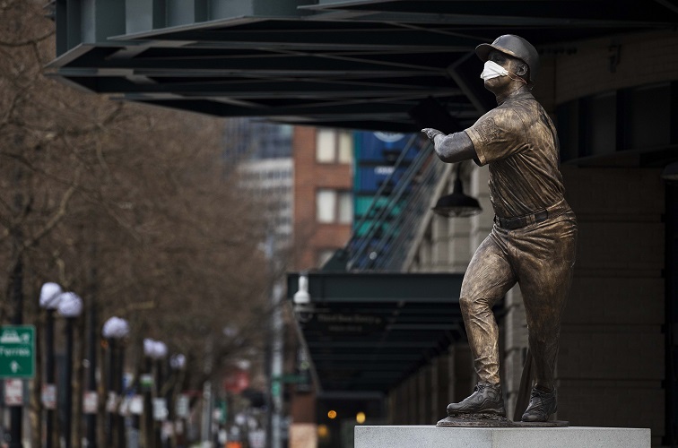 Las nuevas reglas del béisbol: no se puede escupir, tampoco discutir y habrá muchas pruebas