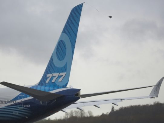 El viento obliga a Boeing a retrasar de nuevo el primer vuelo del 777X en EEUU