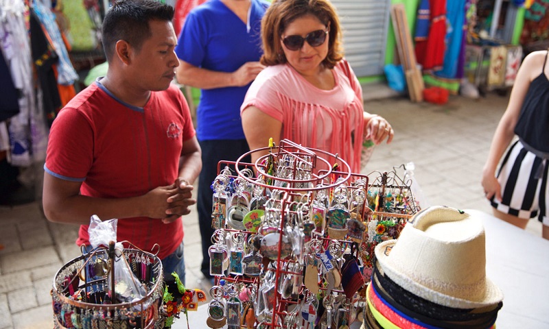 Comercio informal aumenta en el distrito de Panamá