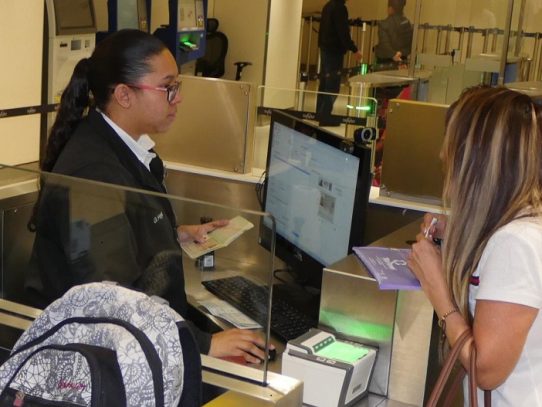 Detectan al menos 40 pasaportes fraudulentos en el Aeropuerto Internacional de Tocumen