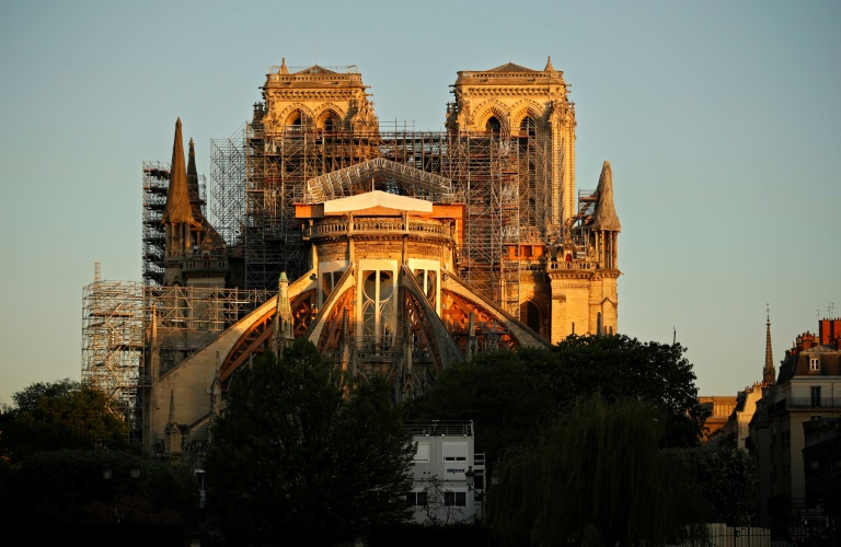 Un año después del incendio, la campana de Notre Dame repica en un país golpeado por el coronavirus