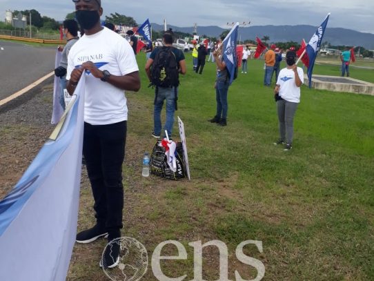 Prosiguen protestas de trabajadores de Copa Airlines contra medidas de la compañía