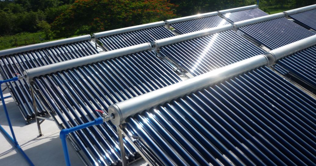 Panamá instalará 100 calentadores solares en edificios públicos y privados