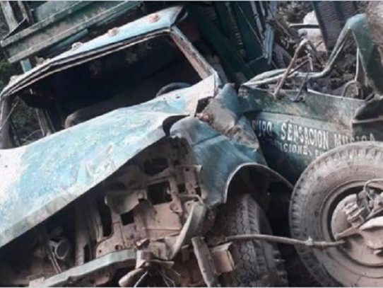 Hallan vehículo con 10 cuerpos carbonizados en el sur de México