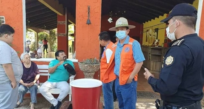 Arrestan a falso médico que ofrecía vacuna contra coronavirus a indígenas en Guatemala