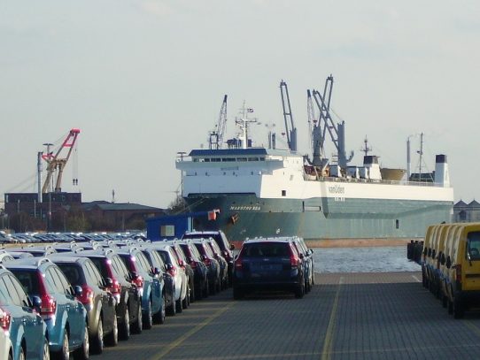 Cae en un 40% el movimiento de vehículos en puertos panameños
