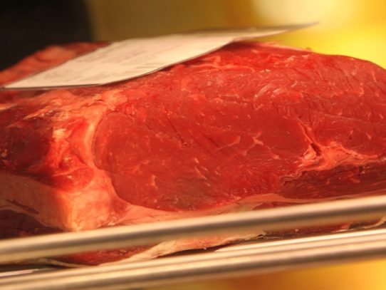 ¿La carne roja es poco saludable? Tal vez no, después de todo