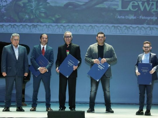 MiCultura premió en el Teatro Nacional a los ganadores del Concurso Roberto Lewis 2019