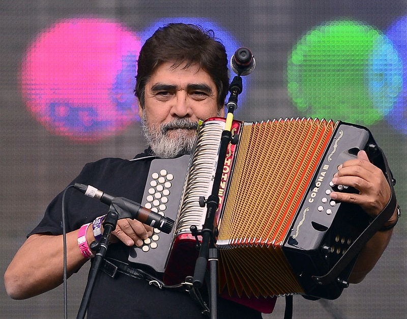 Muere mexicano Celso Piña, el músico que hizo bailar a García Márquez